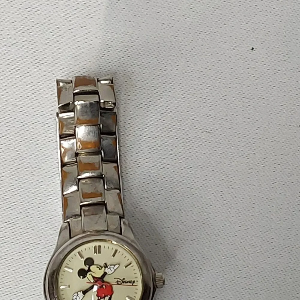 Disney SII Mickey Mouse Women's Silver Tone Vintage Watch MU0928